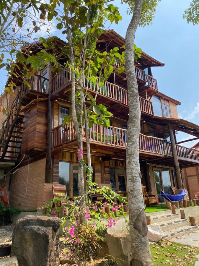 Floor River View Cat Tien Exterior foto